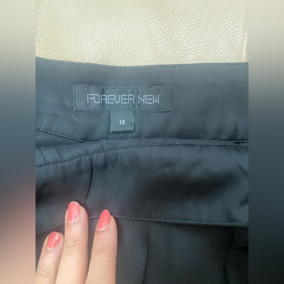Black Tulip Drape skirt. Forever new. Never used. - Picture 7 of 8
